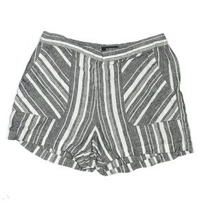 Ellen Tracy XL 100% linen gray and white striped shorts